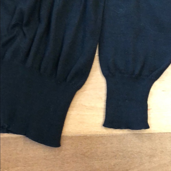 View new listing! ESCADA black floral sweater B9 - Picture 3 of 6